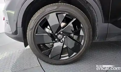 Volvo XC40 2024 2.0 автомат (гидро), миниатюра 5
