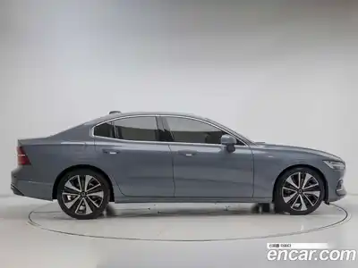 Volvo S60 2023 2.0 автомат (гидро), миниатюра 3