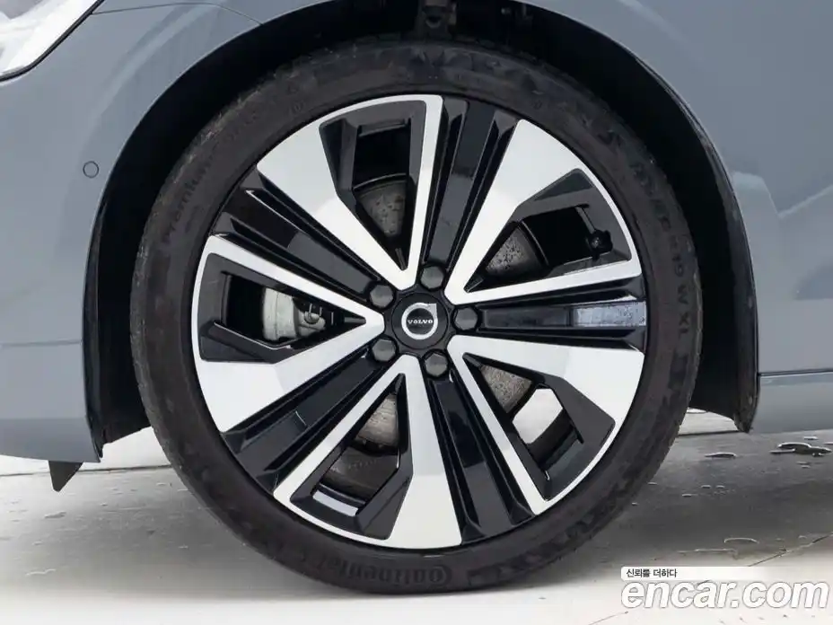 Volvo S60 2023 2.0 автомат (гидро), фото 5