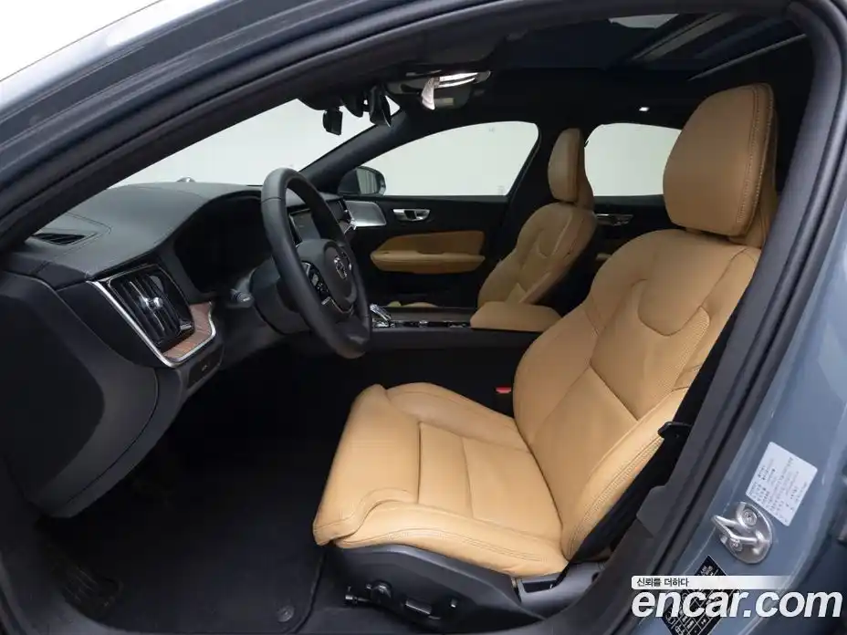 Volvo S60 2023 2.0 автомат (гидро), фото 9