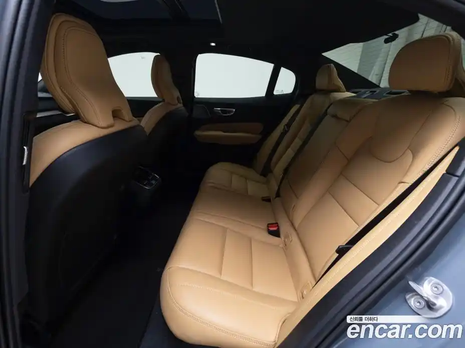 Volvo S60 2023 2.0 автомат (гидро), фото 10