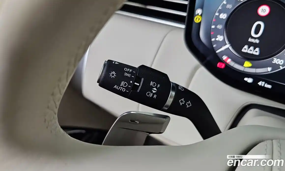 Land Rover Range Rover 2024 4.4 автомат (гидро), фото 33