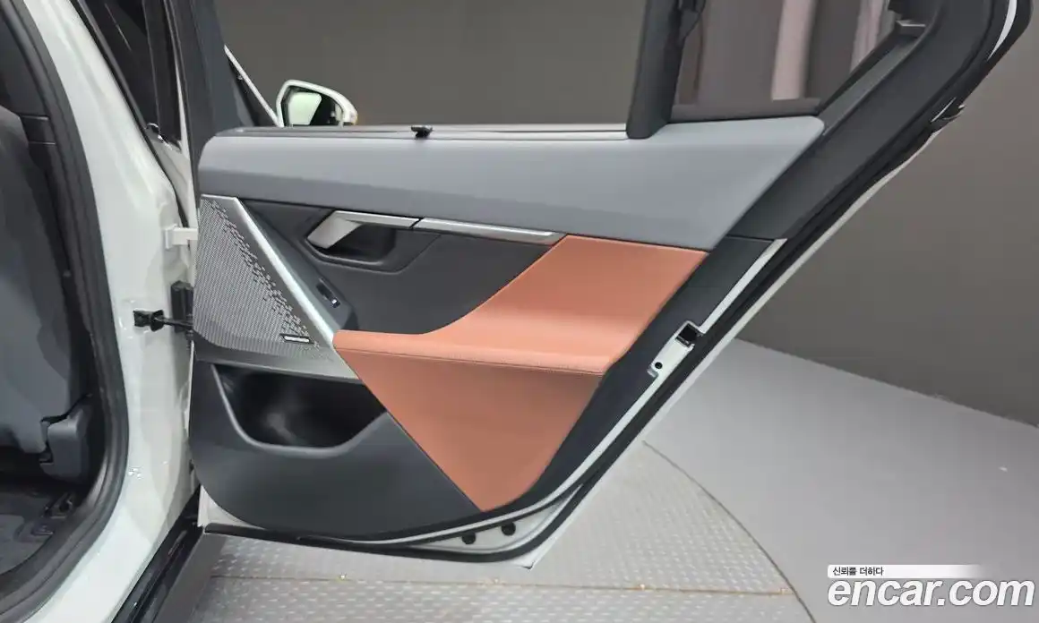 BMW 5 серия 2025 2.0 автомат (гидро), фото 15