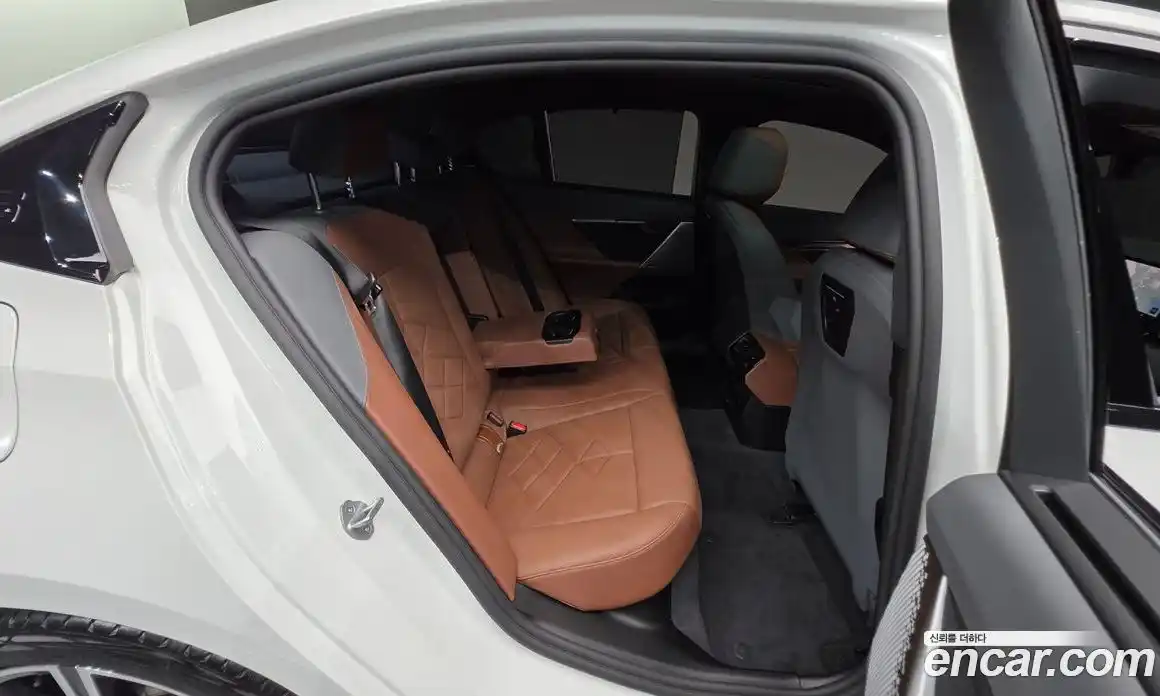 BMW 5 серия 2025 2.0 автомат (гидро), фото 23