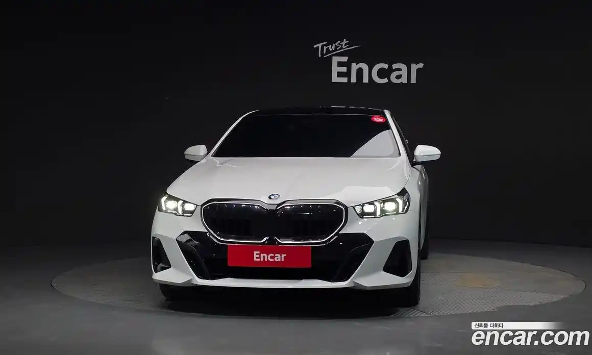 BMW 5 серия 2025 2.0 автомат (гидро), фото 3