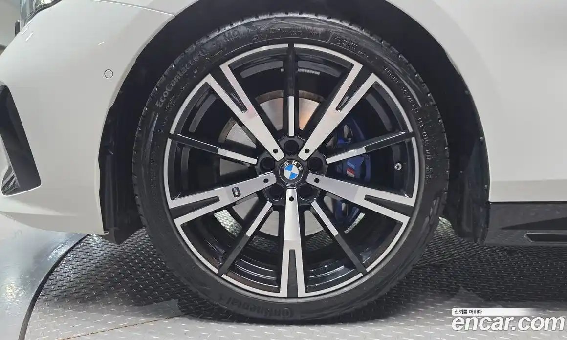 BMW 5 серия 2025 2.0 автомат (гидро), фото 5