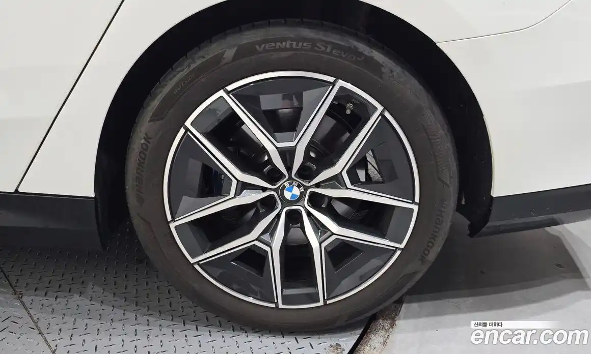 BMW 5 серия 2024 2.0 автомат (гидро), фото 7