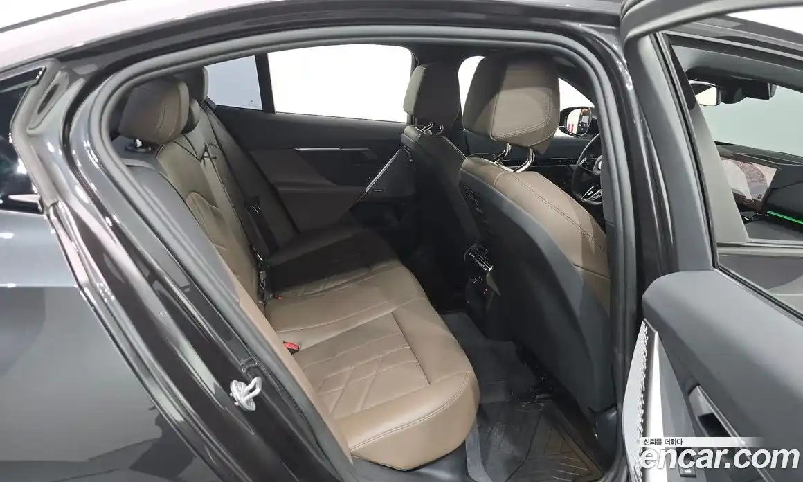 BMW 5 серия 2024 2.0 автомат (гидро), фото 17