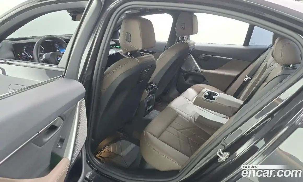 BMW 5 серия 2024 2.0 автомат (гидро), фото 18