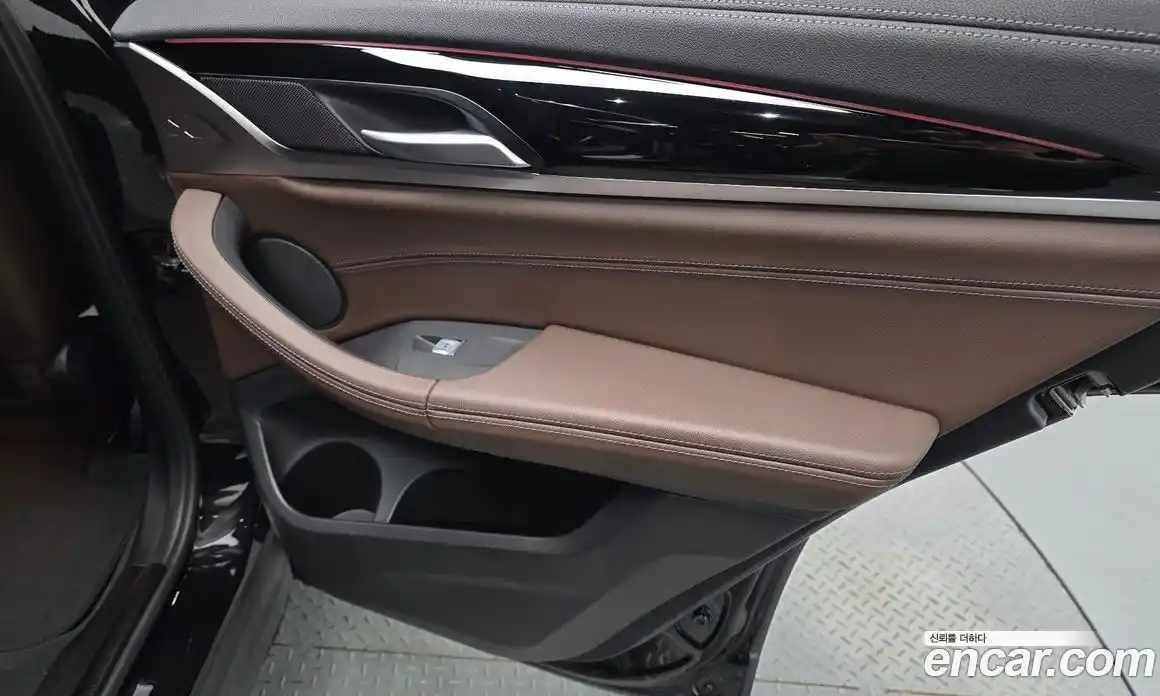 BMW X4 2023 2.0 автомат (гидро), фото 15