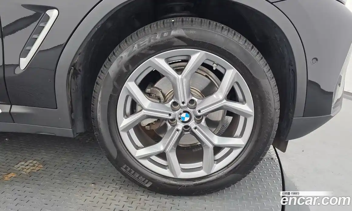 BMW X4 2023 2.0 автомат (гидро), фото 5