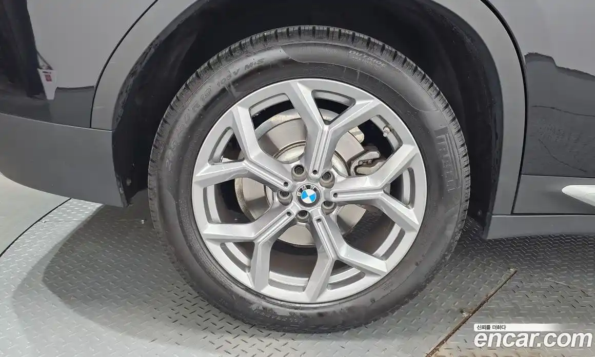 BMW X4 2023 2.0 автомат (гидро), фото 7