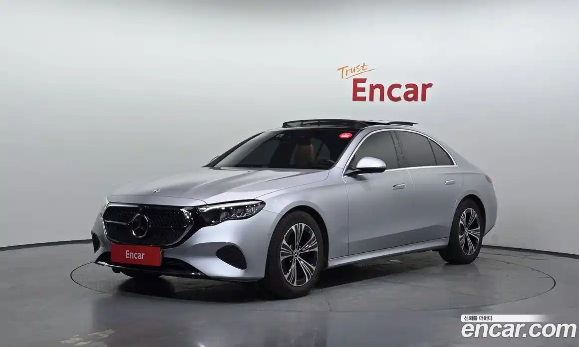 Mercedes-Benz E-Class 2025 2.0 автомат (гидро), фото 1
