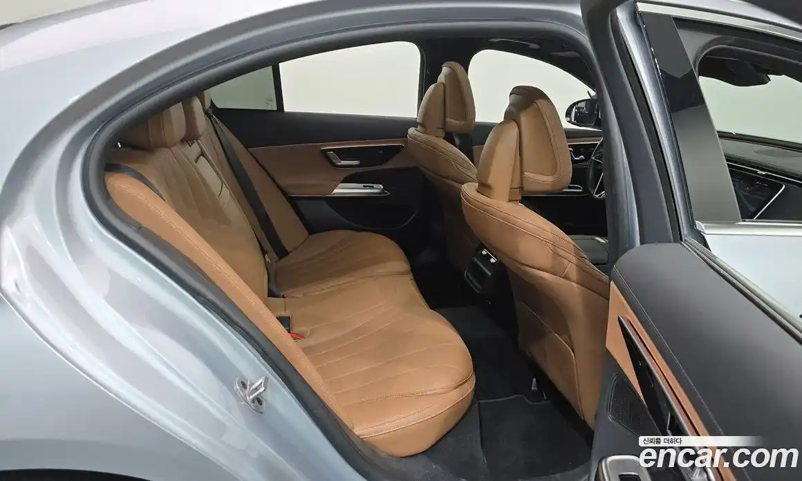 Mercedes-Benz E-Class 2025 2.0 автомат (гидро), фото 11