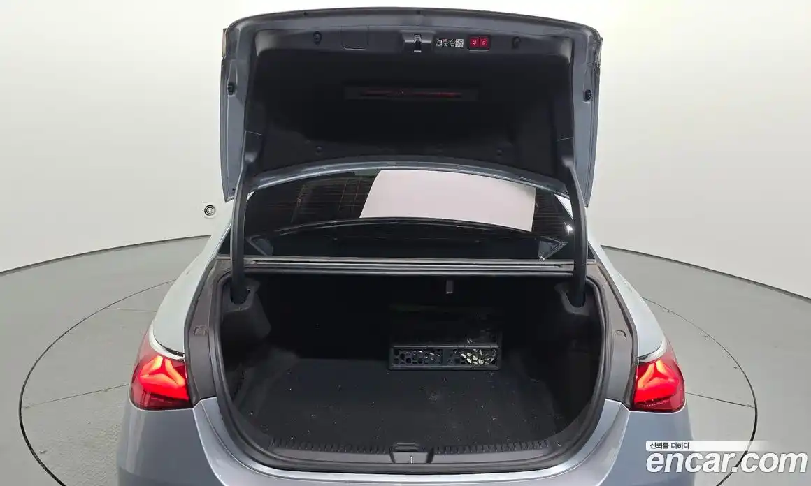 Mercedes-Benz E-Class 2025 2.0 автомат (гидро), фото 17