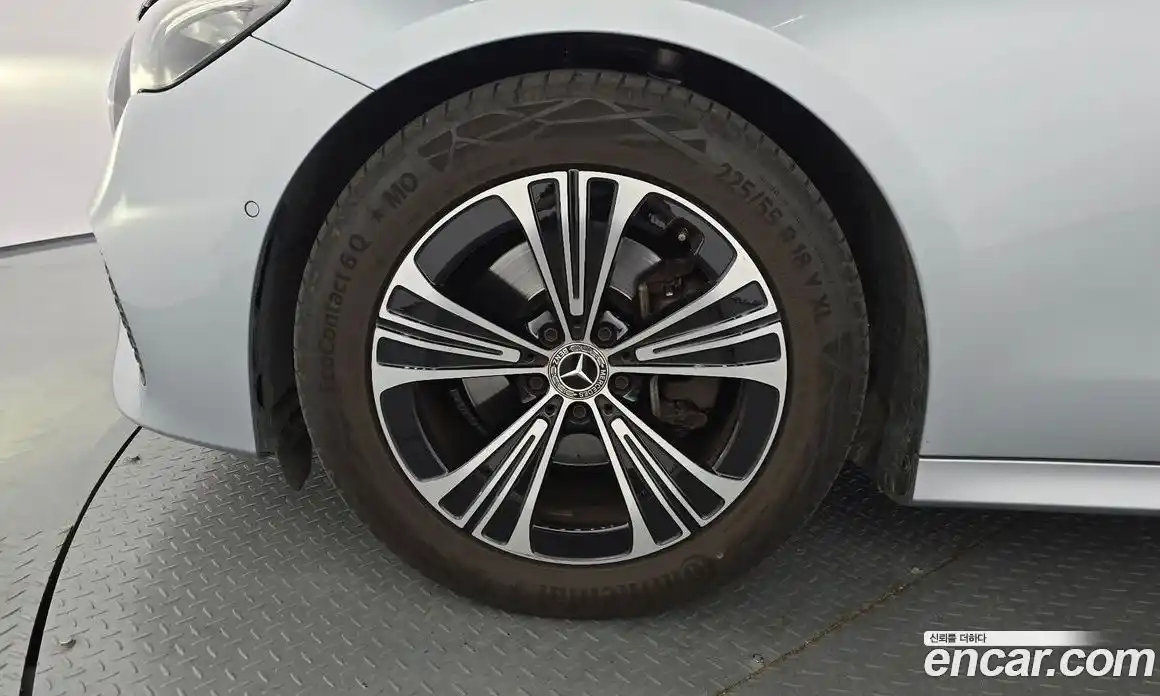 Mercedes-Benz E-Class 2025 2.0 автомат (гидро), фото 5