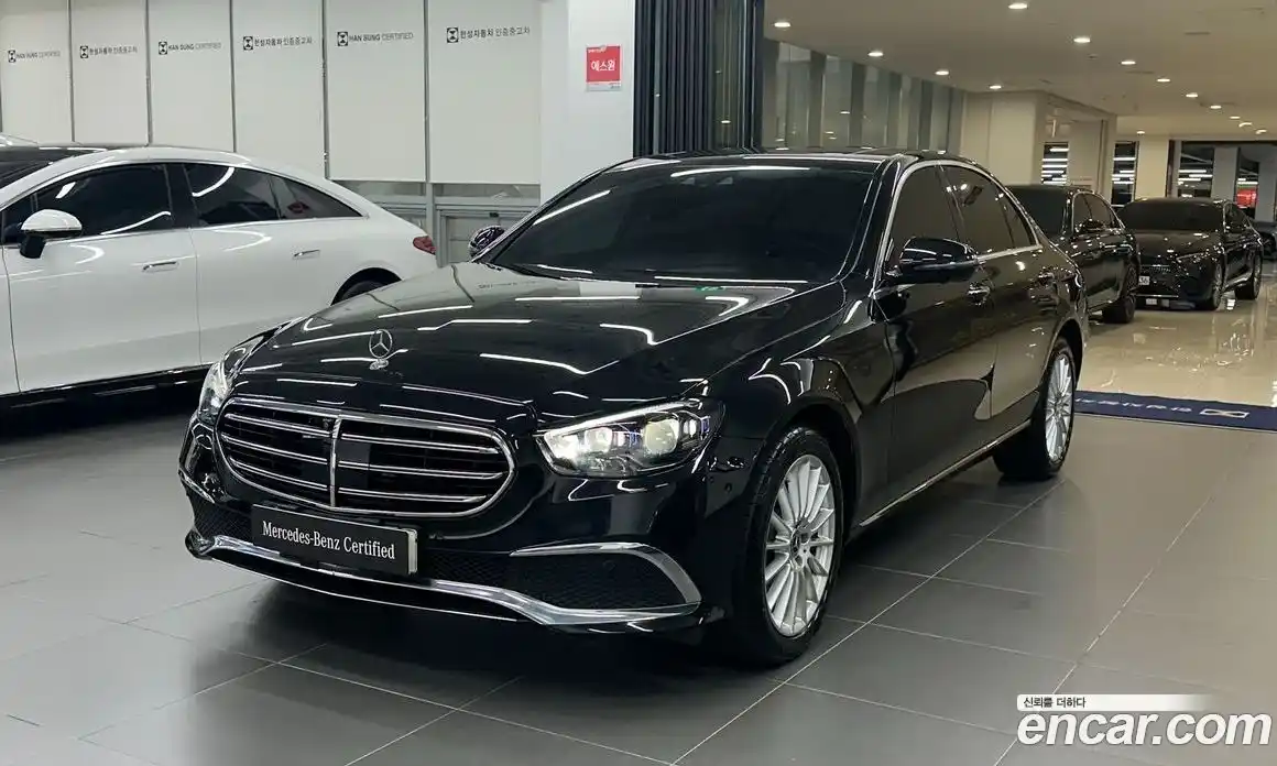 Mercedes-Benz E-Class 2023 2.0 автомат (гидро), фото 1
