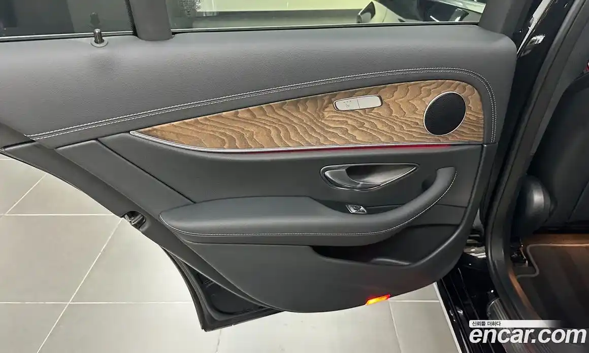 Mercedes-Benz E-Class 2023 2.0 автомат (гидро), фото 17