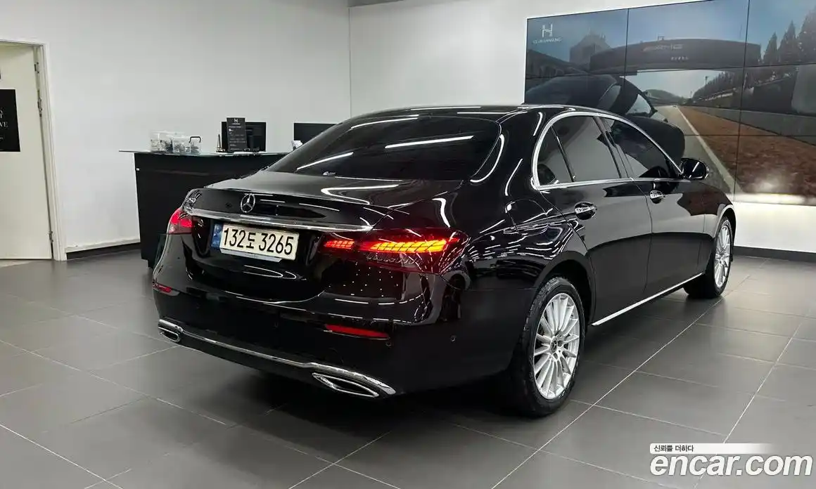 Mercedes-Benz E-Class 2023 2.0 автомат (гидро), фото 3