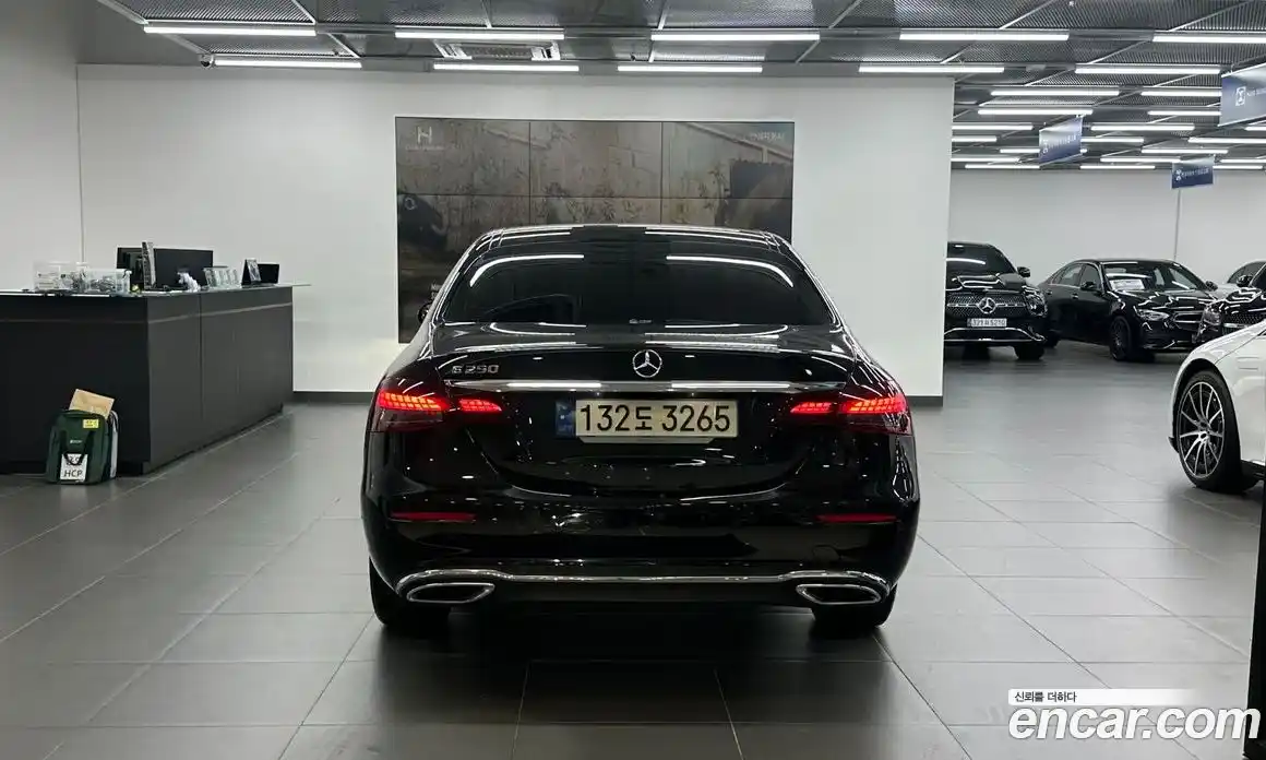 Mercedes-Benz E-Class 2023 2.0 автомат (гидро), фото 4