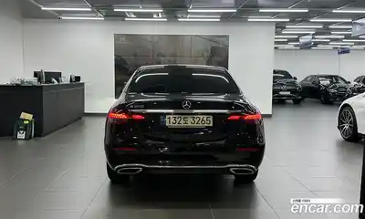 Mercedes-Benz E-Class 2023 2.0 автомат (гидро), миниатюра 4