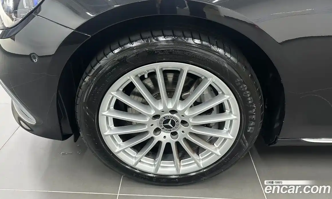 Mercedes-Benz E-Class 2023 2.0 автомат (гидро), фото 5
