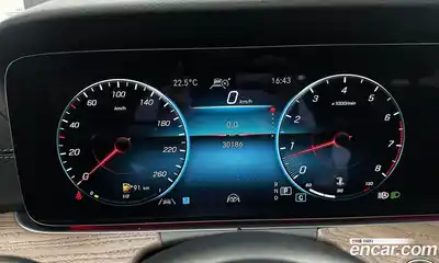 Mercedes-Benz E-Class 2023 2.0 автомат (гидро), миниатюра 8