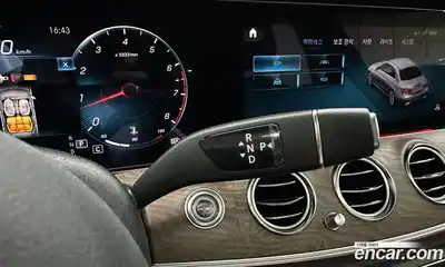 Mercedes-Benz E-Class 2023 2.0 автомат (гидро), миниатюра 9