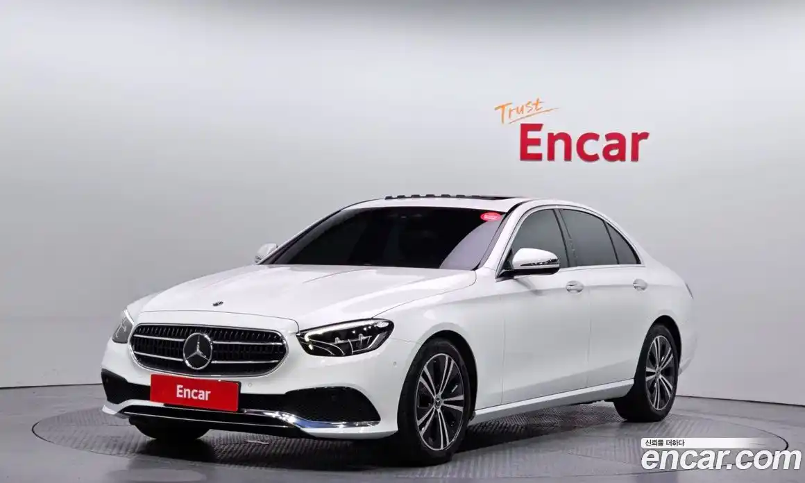 Mercedes-Benz E-Class 2021 2.0 автомат (гидро), фото 1