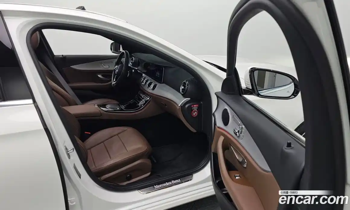 Mercedes-Benz E-Class 2021 2.0 автомат (гидро), фото 16