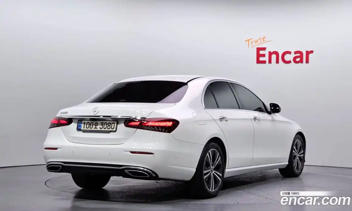 Mercedes-Benz E-Class 2021 2.0 автомат (гидро), фото 2