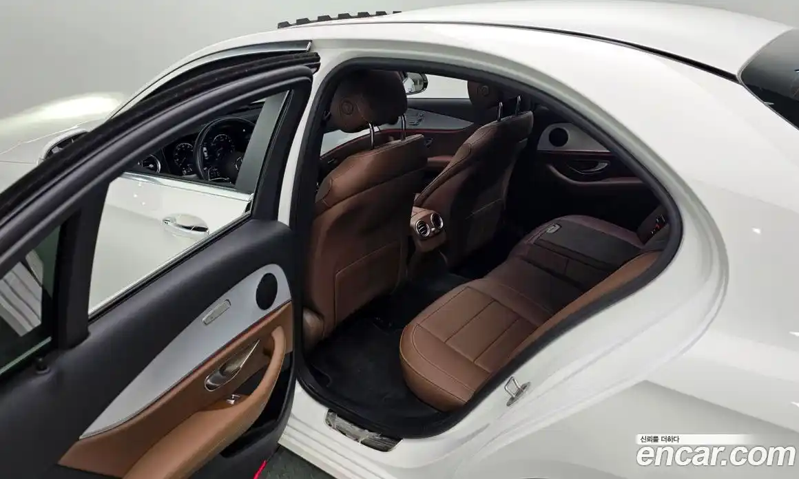 Mercedes-Benz E-Class 2021 2.0 автомат (гидро), фото 25