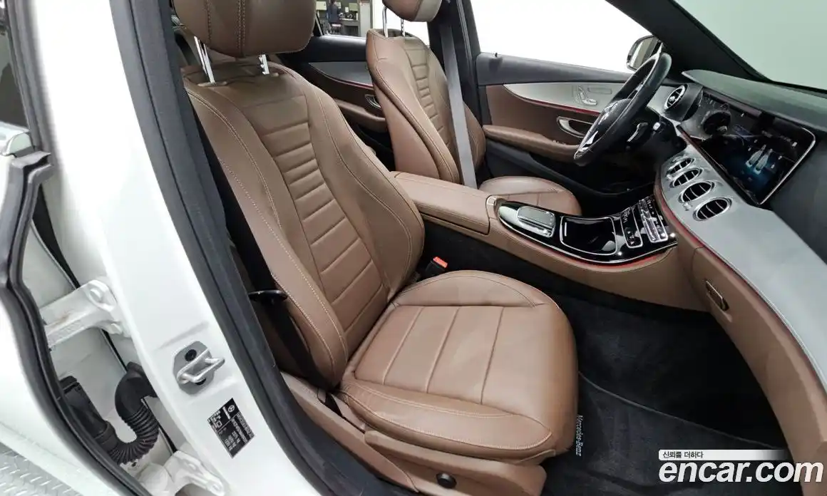 Mercedes-Benz E-Class 2021 2.0 автомат (гидро), фото 26
