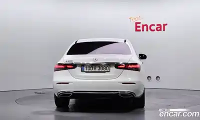 Mercedes-Benz E-Class 2021 2.0 автомат (гидро), миниатюра 4