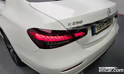 Mercedes-Benz E-Class 2021 2.0 автомат (гидро), миниатюра 9