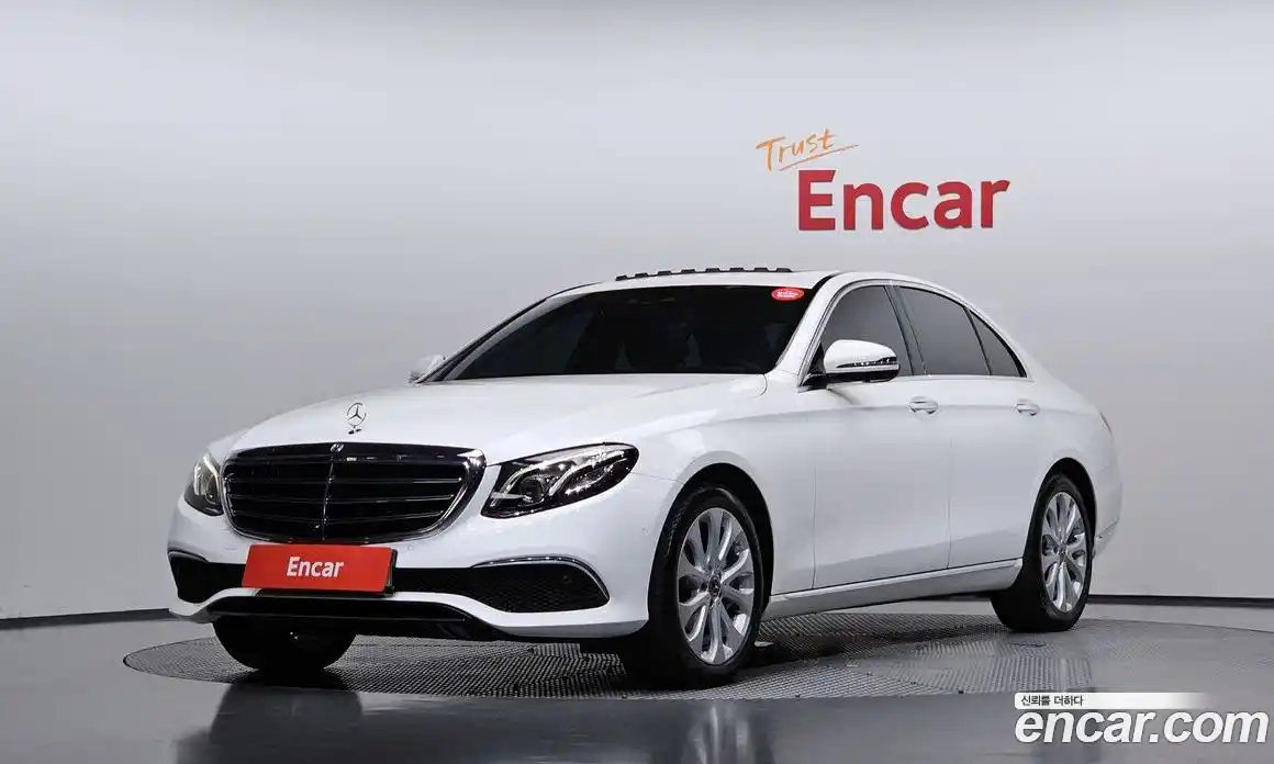 Mercedes-Benz E-Class 2018 2.0 автомат (гидро), фото 1