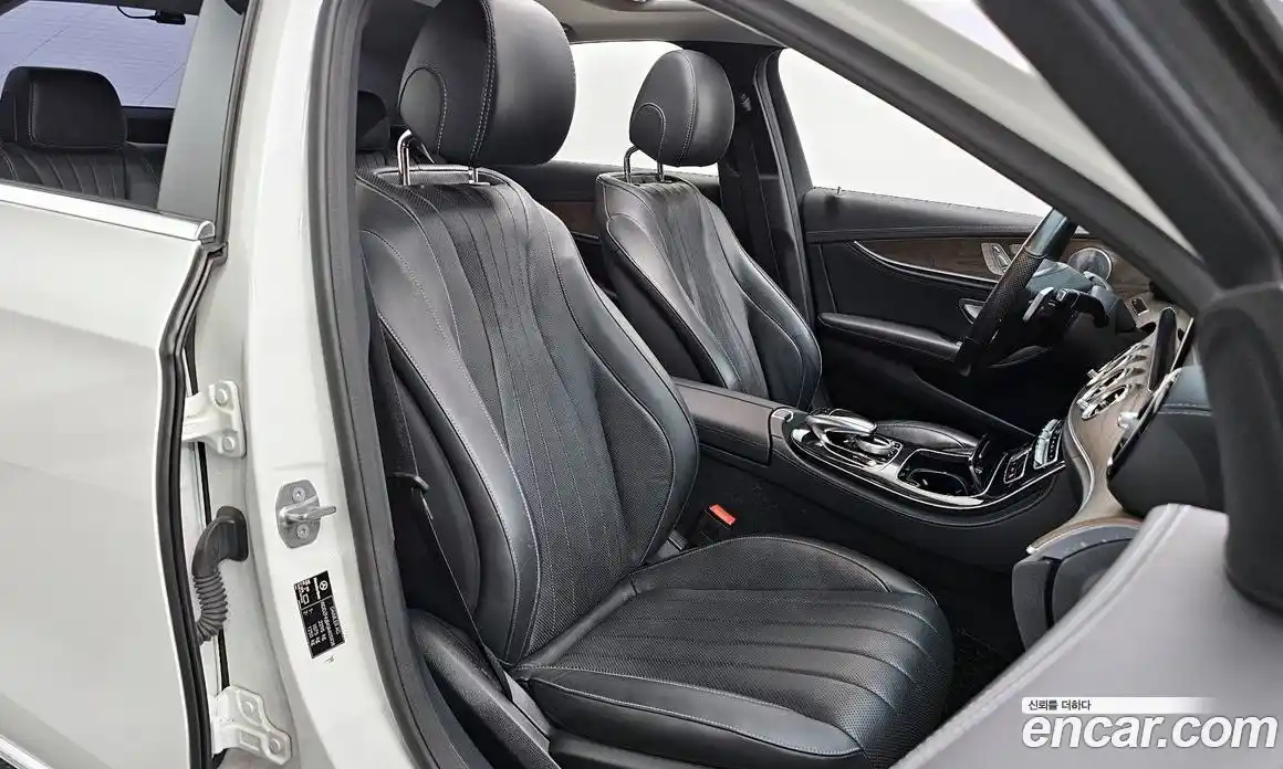 Mercedes-Benz E-Class 2018 2.0 автомат (гидро), фото 11
