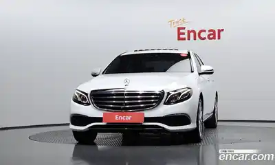 Mercedes-Benz E-Class 2018 2.0 автомат (гидро), миниатюра 3