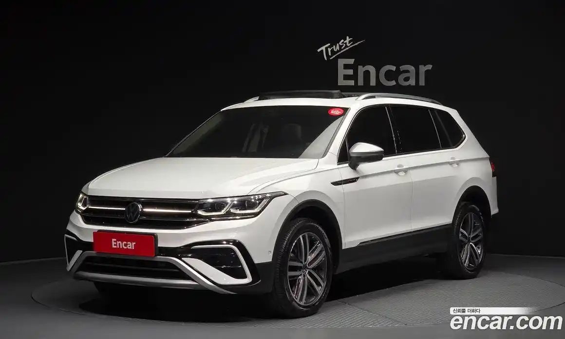 Volkswagen Tiguan 2023 2.0 автомат (гидро), фото 1