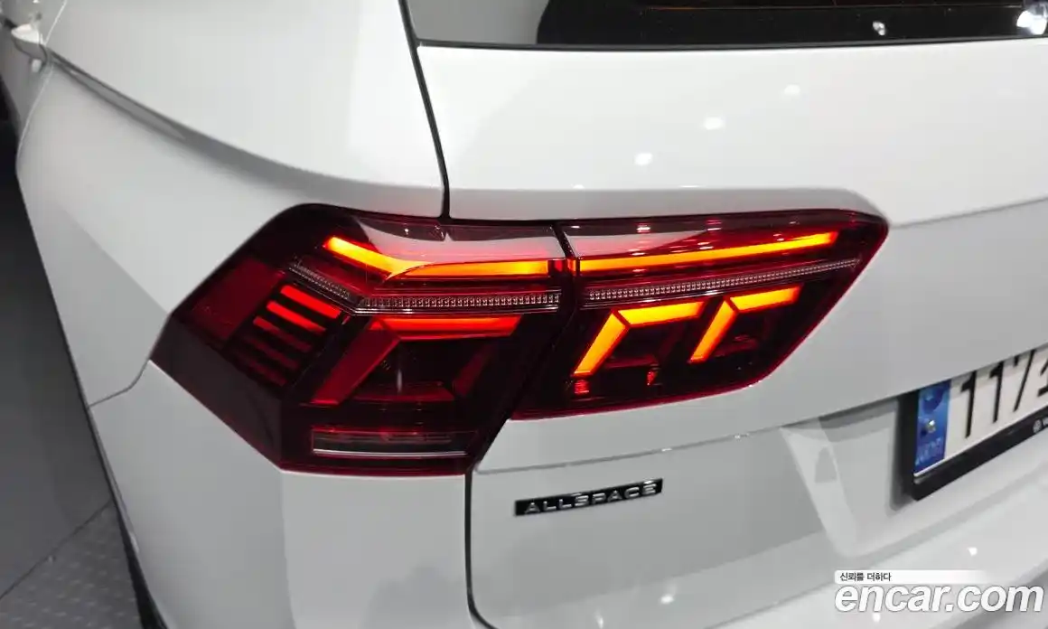 Volkswagen Tiguan 2023 2.0 автомат (гидро), фото 9
