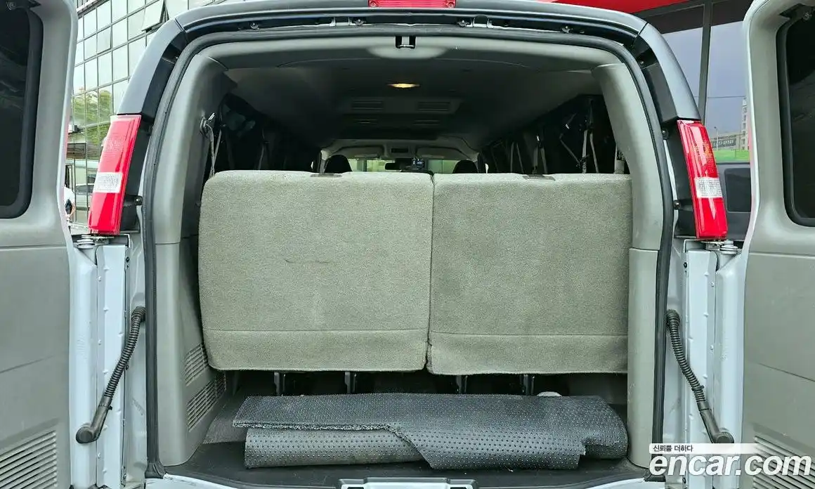 GMC Savana 2020 6.0 автомат (гидро), фото 26