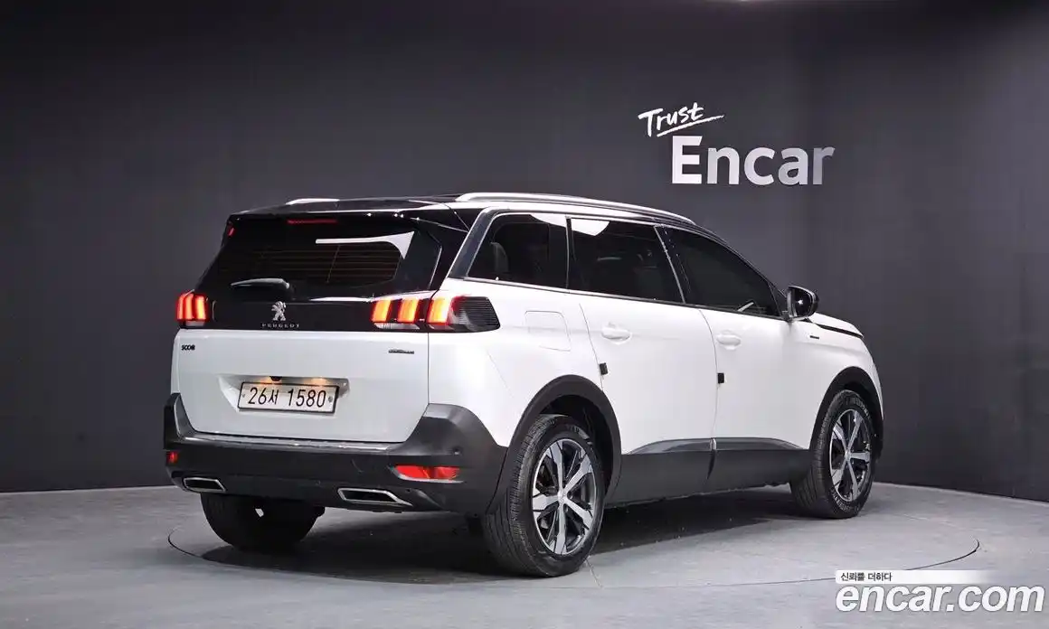 Peugeot 5008 2018 1.6 автомат (гидро), фото 2
