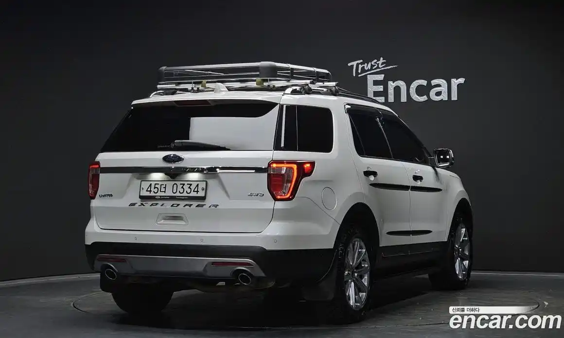 Ford Explorer 2016 3.5 автомат (гидро), фото 2