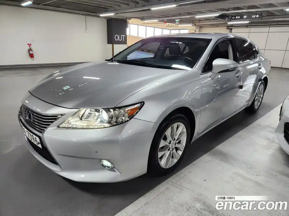 Lexus ES 2014 2.5 автомат (гидро), фото 1 Lexus ES 2014 2.5 автомат (гидро), фото 1