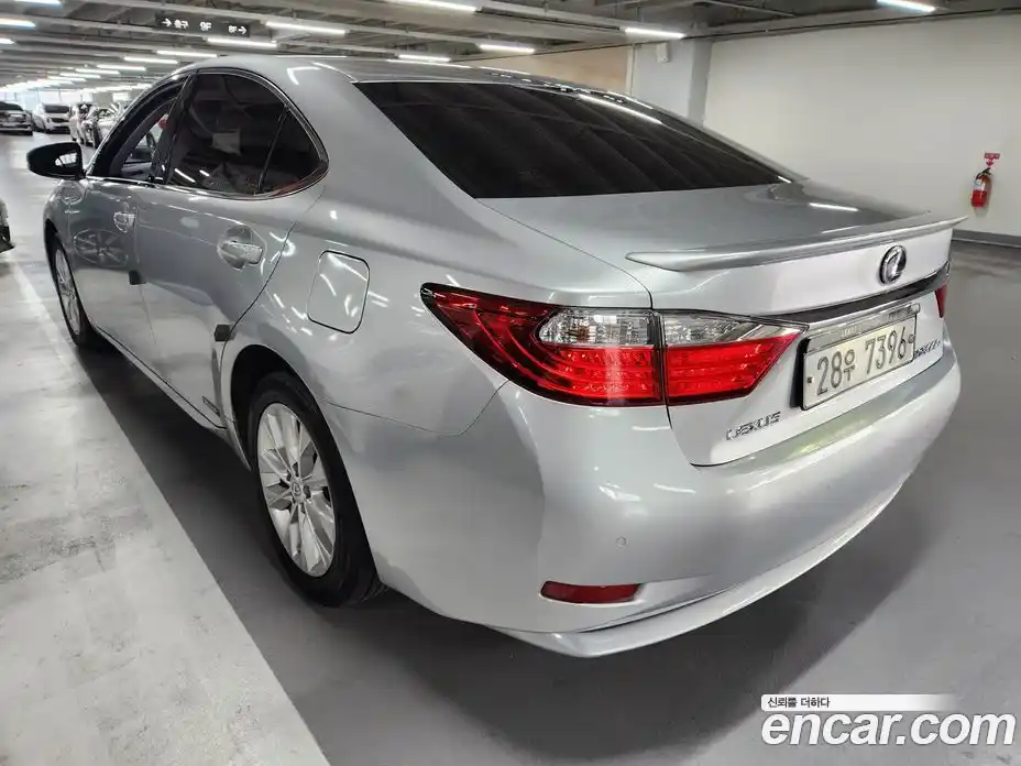 Lexus ES 2014 2.5 автомат (гидро), фото 2 Lexus ES 2014 2.5 автомат (гидро), фото 2