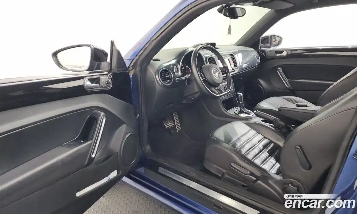 Volkswagen Beatle 2013 2.0 автомат (гидро), фото 10