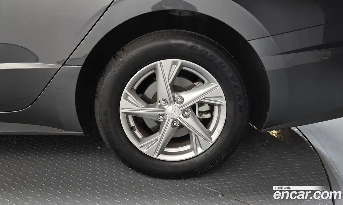 Hyundai Sonata 2019 2.0 автомат (гидро), фото 7