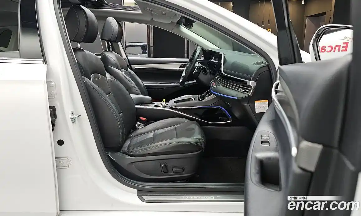 Hyundai Grandeur 2022 2.4 автомат (гидро), фото 10
