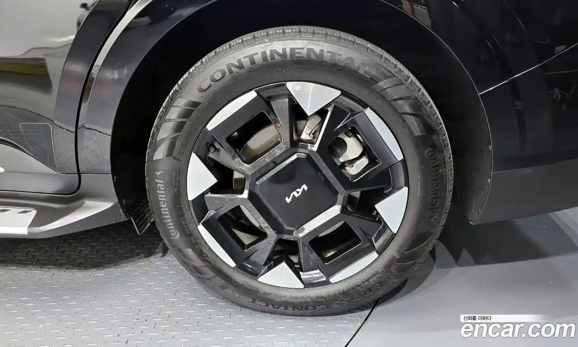 Kia Carnival 2024 1.6 автомат (гидро), фото 6
