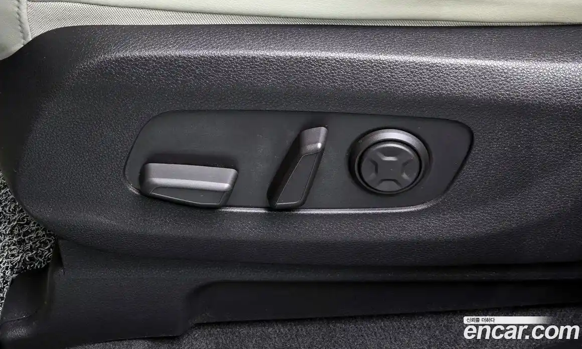 Kia Carnival 2020 2.2 автомат (гидро), фото 18